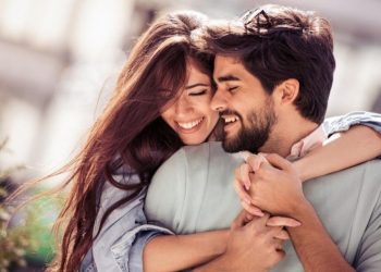 كيف تكتشفي ما يحبه فيك زوجك من خلال الأسئلة!