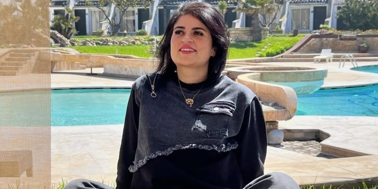 خلال الأشهر المتقدمة من حملها..فايزة الطاهيري تطلب الدعاء