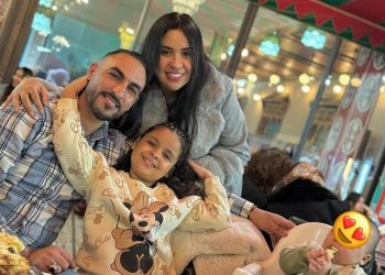 سهام الزايدي تطلب الدعاء من أجل إبنتها