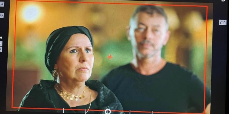 ماريا صادق تضيء دراما “أنا حرة” بدور العجوز عيشة الشريرة