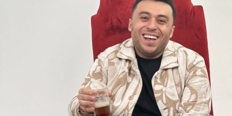 الفنان زكرياء الغافولي يستعد لإحياء حفله الفني بكلميم