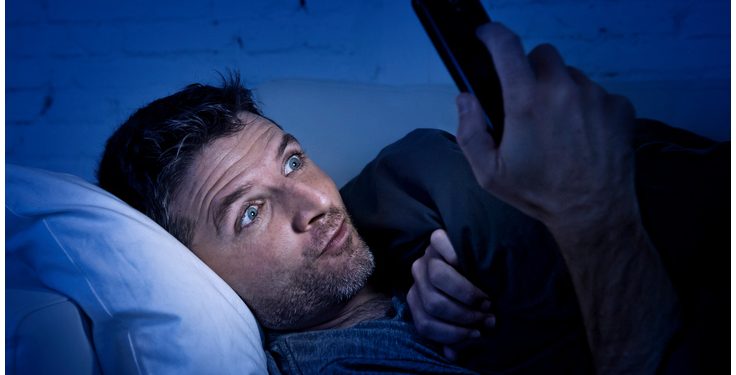 الإباحية بعد الزواج… أزمة خفية في العلاقات الزوجية