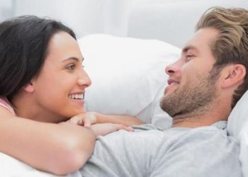 إغراء المرأة لزوجها… خطوات بسيطة تعيد إشعال الحب