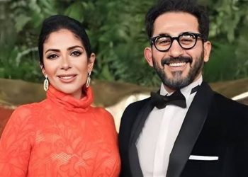 أحمد حلمي يعايد زوجته منى زكي برسالة دافئة في عيد ميلادها