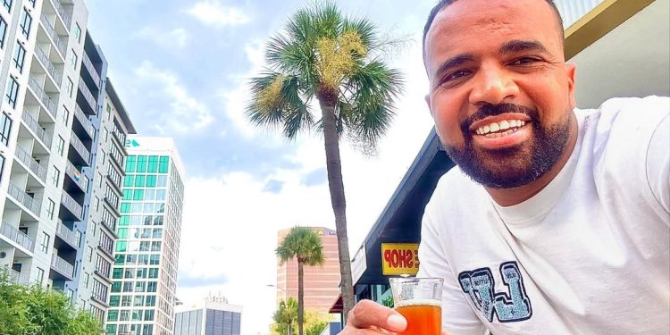 محمد باسو يستعد إلى عرضه الكوميدي “أتوت”بمدينة طنجة..تفاصيل
