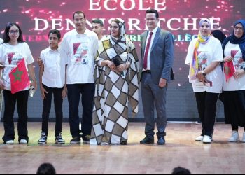 الروح الوطنية تُزهر على منصة “دونيس ريتشي”..احتفال فني يخلّد 50 سنة من المسيرة الخضراء