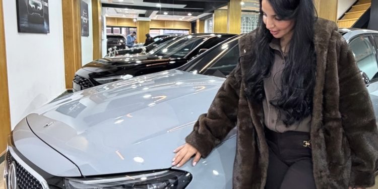 أسماء بيوتي تُهدي زوجها سيارة أحلامه… ومقطع الفيديو يشعل مواقع التواصل