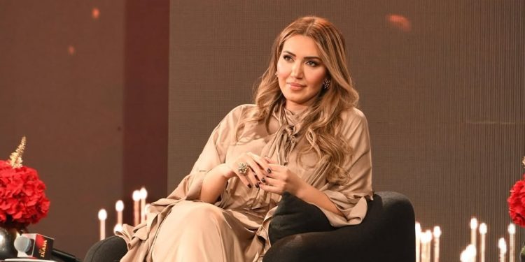 أسماء لمنور تفوز بجائزة “ضيافة” كأفضل فنانة لعام 2025 في دبي