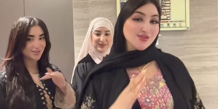 من الإمارات..صوفيا أولحيان تشارك متابعيها أجواء “عيد الإتحاد”