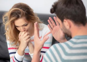 كيف أتعامل مع زوجي النكدي..! طرق للتعايش