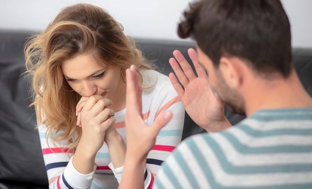 كيف أتعامل مع زوجي النكدي..! طرق للتعايش