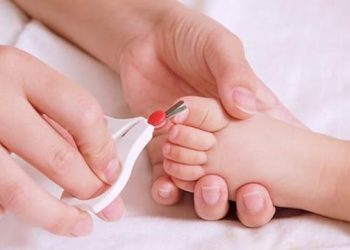 سرعة نمو أظافر البيبي.. أسباب وحقائق