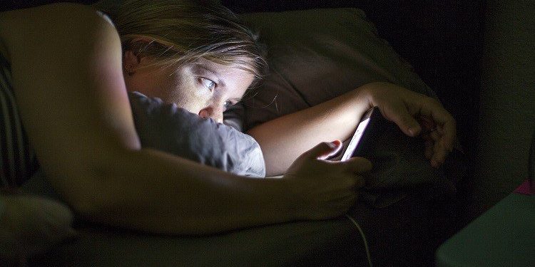تغيير عادات تأخر الزوج ليلا… حلول فعالة