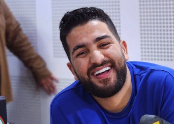 بالفيديو..المدون صابر الشاوني يؤدي العمرة للمرة الثانية