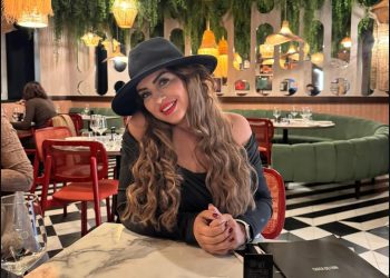 شهرزاد عكرود تدافع عن وليد الركراكي: “المنافسة لم تنتهي بعد”