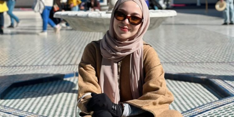 إحسان بنعلوش تدخل القفص الذهبي