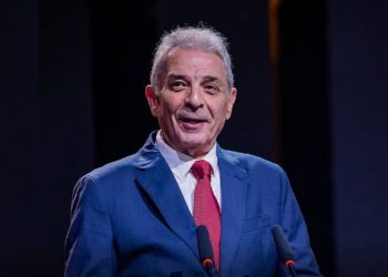 نقل الفنان محمود حميدة إلى المستشفى إثر أزمة قلبية مفاجئة