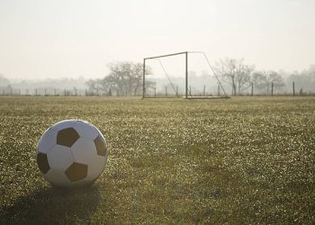 تزامنا مع كأس الأمم الإفريقية..كيف تستعد إلى مشاهدة المباريات من المدرجات في فصل الشتاء ؟