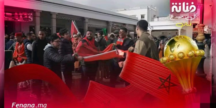 من قلب ساحة باب الحد..جماهير الكان تحتفل  وسط أجواء أخوية