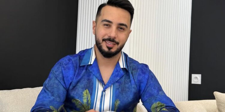 الفنان بدر سلطان يلمح إلى اقتراب جديده الفني