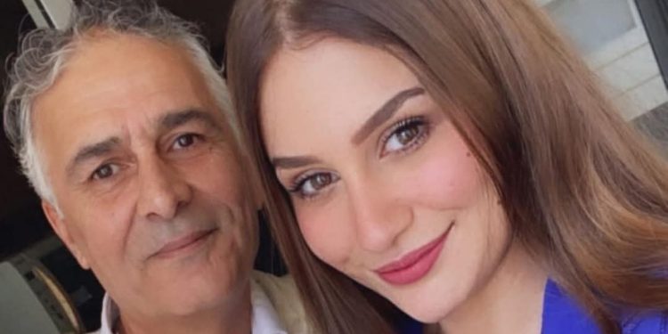بلقطة عائلية مؤثرة.. سلمى صلاح الدين تحتفي بوالدها وتخطف قلوب المتابعين