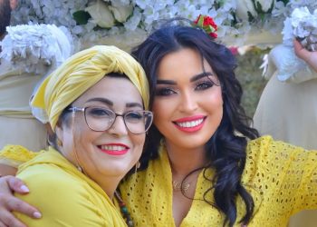 فرح الفاسي تستحضر ذكرى والدتها بكلمات مؤثرة