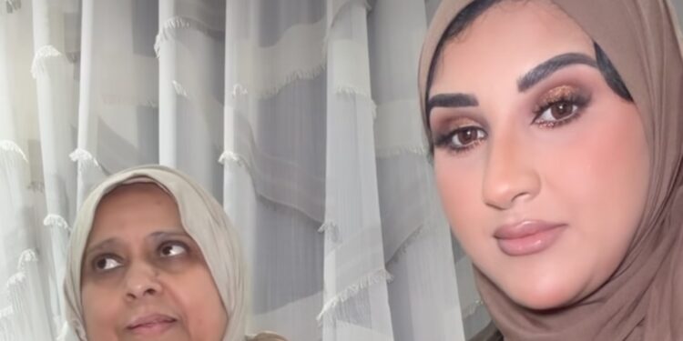 بالفيديو..مانويلا الشرقاوي تهدي والدتها أفخم الهواتف