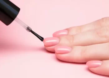 صباغة الأظافر بشكل مستمر..مخاطره