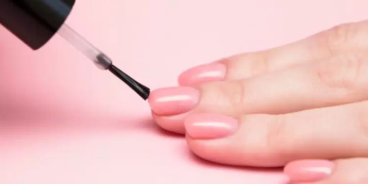 صباغة الأظافر بشكل مستمر..مخاطره