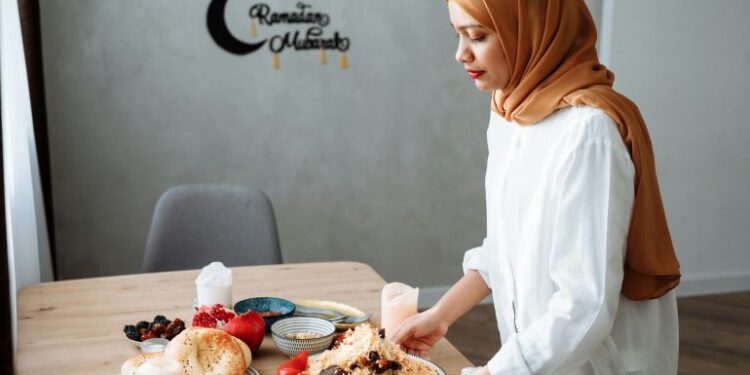 النظافة الجسدية في رمضان..بين روحانية الشهر وضغوط الأعمال المنزلية على المرأة