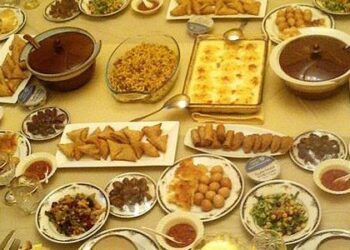 اليوم الأول من رمضان.. كيف أنظم طريقة الأكل بين الإفطار والسحور؟