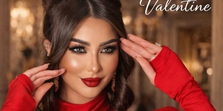 بإطلالة حمراء..دنيا بطمة تهنئ جمهورها بعيد الحب