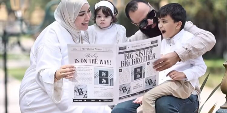 سارة أبو جاد تعلن حملها الثالث برسالة مؤثرة: “بانتظار ثالث عطايا الرحمن”