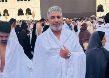 جاد مجاهد يختار شهر رمضان ليؤدي مناسك العمرة