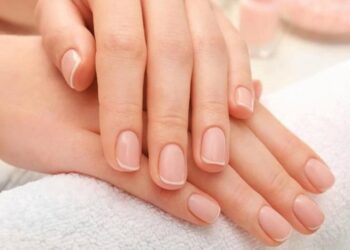 كيف نحافظ على الأظافر من الصباغة المتكررة ؟