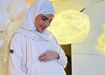 سارة الودعاني تعلن حملها بصورة مؤثرة وتكتفي بكلمة “الحمد لله”