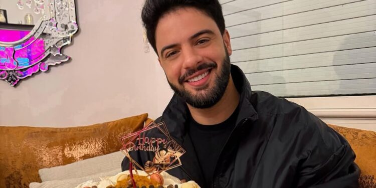 نعمان بلعياشي يحتفل بعيد ميلاده الـ33