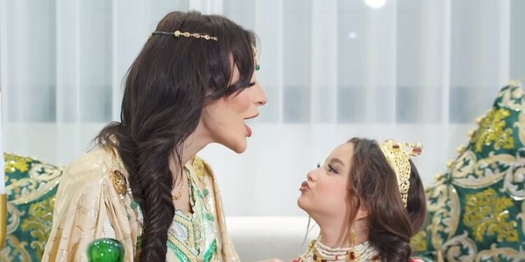 خولة كوين تحتفل بابنتها في أجواء تقليدية مميزة ليلة 26 رمضان