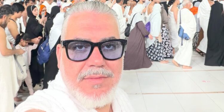 يوسري المراكشي يؤدي مناسك العمرة