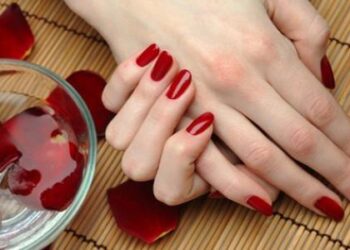 بعد يوم شاق في مطبخ رمضان.. طرق طبيعية للعناية باليدين واستعادة نعومتهما