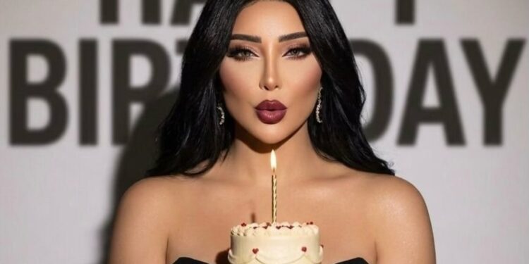 بإطلالة جذابة..الفنانة دنيا بطمة تحتفل بعيد ميلادها