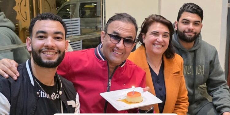 رشيد الوالي يحتفل بعيد ميلاده وسط أجواء عائلية