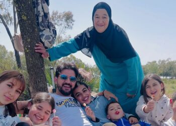 من قلب الطبيعة..عمر لطفي يستمتع بلحظات عائلية (صور)