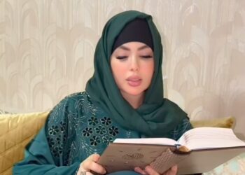 حزن يخيم على خولة بن عمران بعد فقدان والد زوجها
