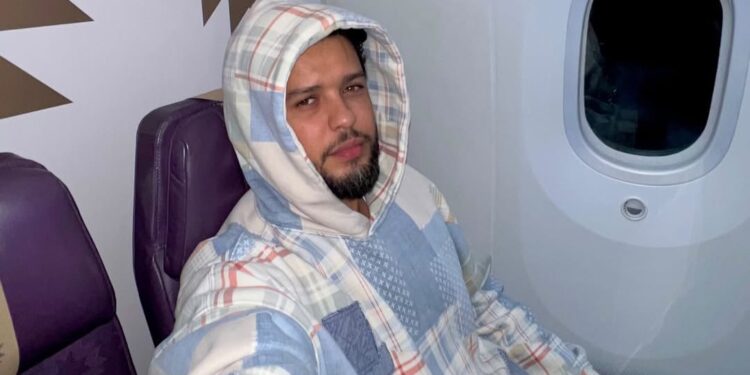 وعكة صحية تنهي رحلة العمر.. علاء الدين يعود على عجل من نيويورك إلى المغرب