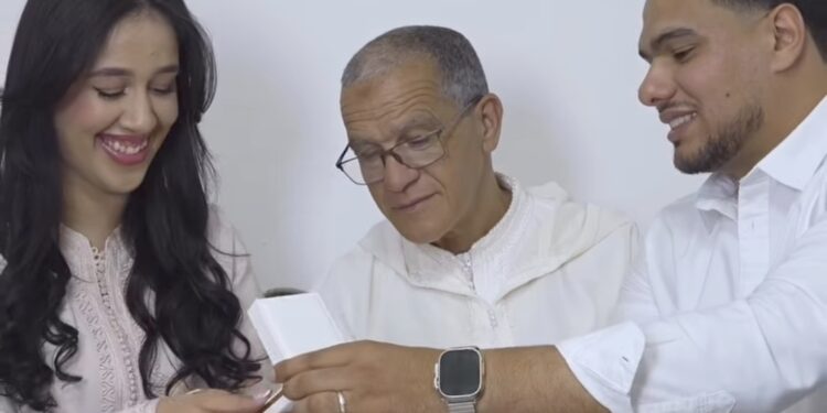 “عشيرت باباها” توثق لحظات خاصة من لقاء التعارف وتشاركها مع متابعيها