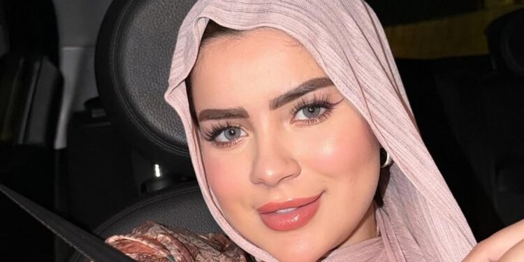 حفصة أبحيح توضح معنى اسم ابنتها “عمرة” وتضع حدا لتساؤلات المتابعين
