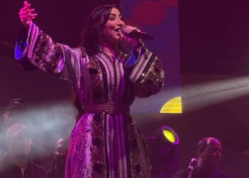 مهرجان الرمال بوزنيقة يتألق في ليلته الأولى ويستقطب أزيد من 40 ألف متفرج