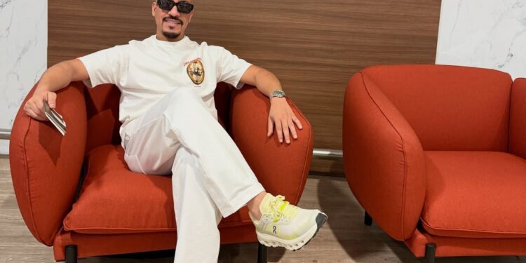 يسار لمغاري يستعد لإحياء عرضه “لمهيب” بفرنسا