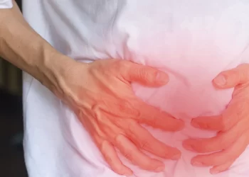 كيف أتخلص من مشكل الغازات بطرق منزلية؟